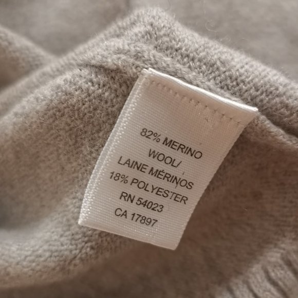 Banana Republic Fine Italian Merino Wool V-neck sweater Size XL - Picture 3 of 7